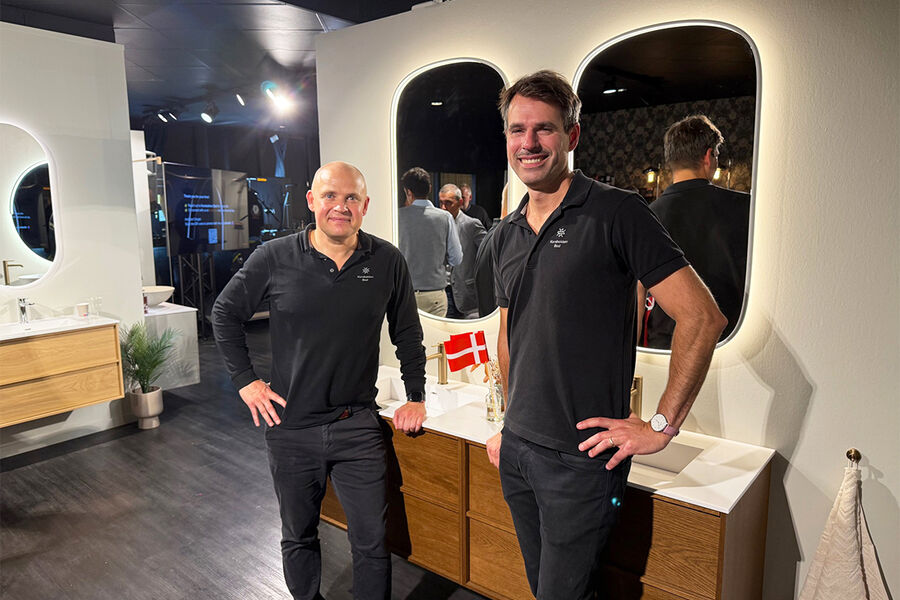 Daglig leder Tommy Ringnes, Lars Korsbakken i Korsbakken Bad, kunne nylig invitere både eksisterende og nye kunder til en aften med nye opplevelser og presentasjon av mange spennende nyheter. De har renovert sitt showrom med nye produkter og utstillinger som viser hele produktsortimentet på en veldig delikat måte.