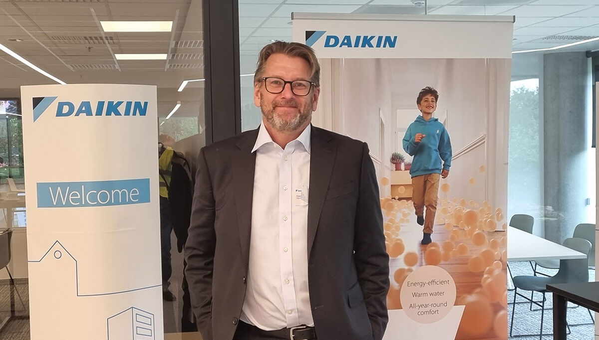 – Produsentene bør fokusere på forenkling, standardisering og modulære løsninger. Jeg mener fremtidens energisystemer bør være som et Lego-sett med ferdig tilpassede moduler som kan settes sammen uten spesialkompetanse, sier  Peter Anderberg, grunnlegger av Heatnet Global.