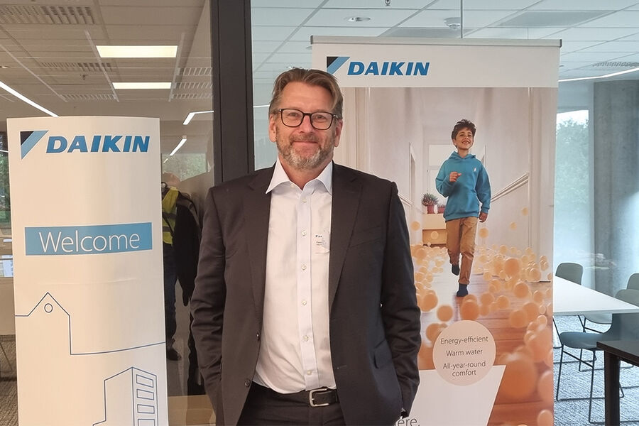 – Produsentene bør fokusere på forenkling, standardisering og modulære løsninger. Jeg mener fremtidens energisystemer bør være som et Lego-sett med ferdig tilpassede moduler som kan settes sammen uten spesialkompetanse, sier Peter Anderberg, grunnlegger av Heatnet Global.