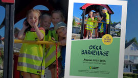 Forsiden av årsplanen som viser barn som leker i ei lekehytte