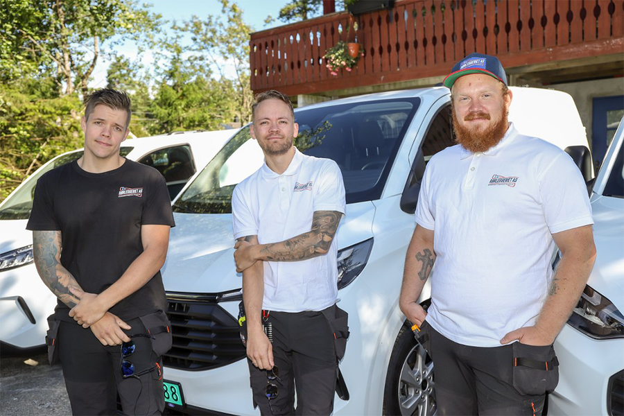 På bildet ser vi de tre gründerne av rørleggerbedriften Rørleggeriet AS i Drøbak. Fra venstre, Ole-Kristian Skavås, Ørjan Moe Anthonsen, og Even Berntsen.