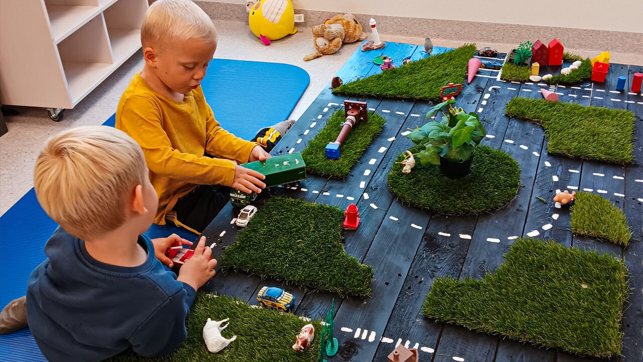 Vi har et stort uteområde tilpasset alle aktiviteter