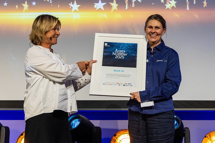 På bildet ser vi Aslaug Koksvik, fra hovedorganisasjonen Virke og Yvonne Kirkeby, Bostik AS. Foto: Øyvind Berild Oyvind Berild