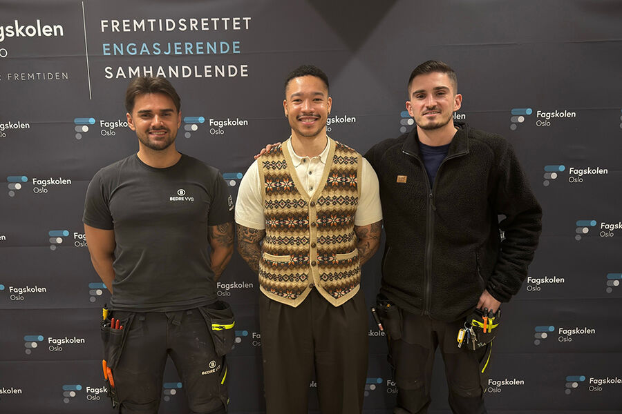 KEM-studentene, fra venstre, Birger Sturtzel, daglig leder og eier av Bedre VVS AS, Michael Ray Guttormsen, energiansvarlig for Oslo/ Akershus i Brødrene Dahl, og Rion Xhermajli, rørlegger hos Bravida Romerike, alle på det tredje året ved Fagskolen i Oslo har gjort sin prosjektoppgave om til en konkret rekrutteringsplattform for rørleggerbransjen.