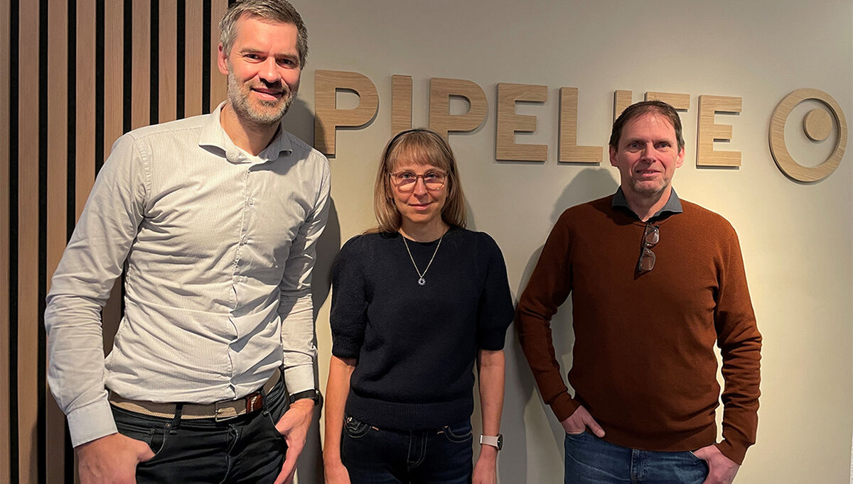 På bildet ser vi fra venstre, adm. direktør Sigmund Aandstad, Sabina Loennechen, innkjøpssjef, og Hans Mogstad, produksjons- og logistikkdirektør i Pipelife Norge AS.