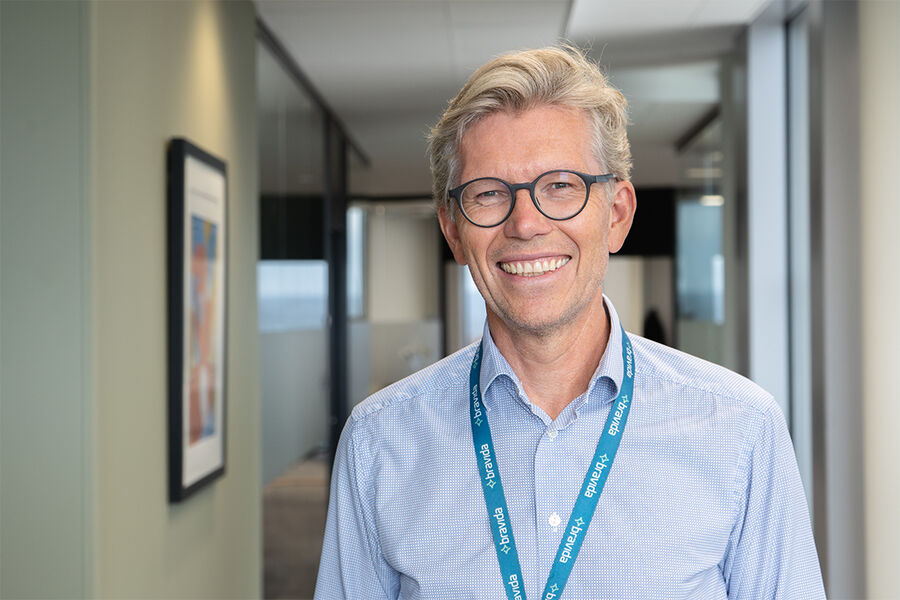 Tore Bakke, adm.direktør i Bravida, peker på flere ting som må tas tak i, skal vi for at vi skal få fart på bolig- og næringsbygg igjen. - I tillegg er det er et enormt etterslep på både vedlikehold og ikke minst tiltak innen energibesparelser som absolutt burde vært igangsatt. Dette er tiltak som det må skje noe på for å få fart på byggebransjen og mer verdiskapning, sier han.