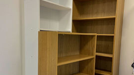 Møbler som står på helsestasjonen