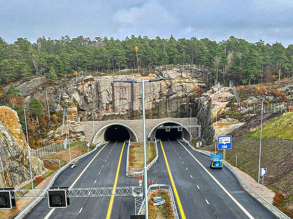 En firefeltes vei uten biler