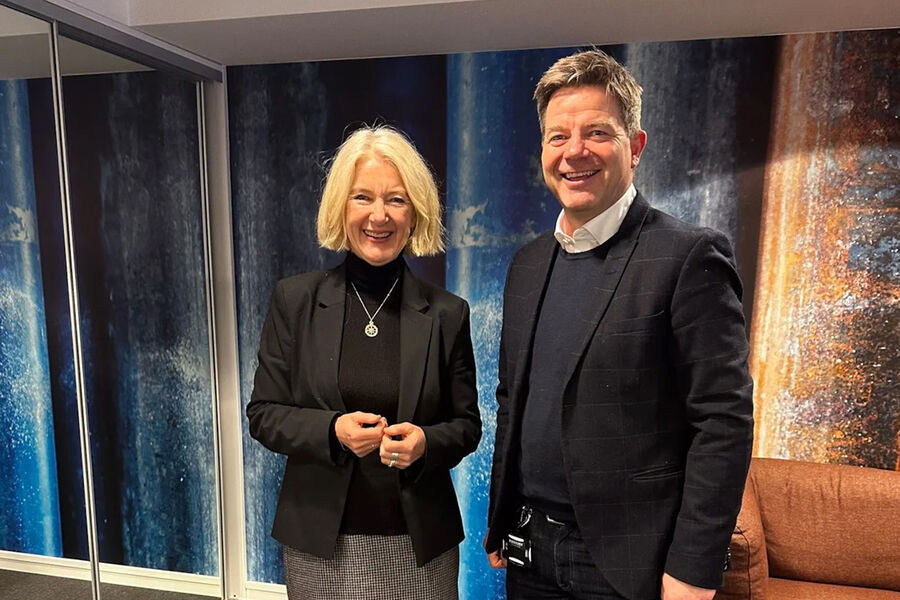 Sammen blir vi sterkere, slår Marianne W. Røiseland og Knut Strand Jacobsen fast. De er administrerende direktør i henholdsvis RørNorge og Rørkjøp. Foto: RørNorge.