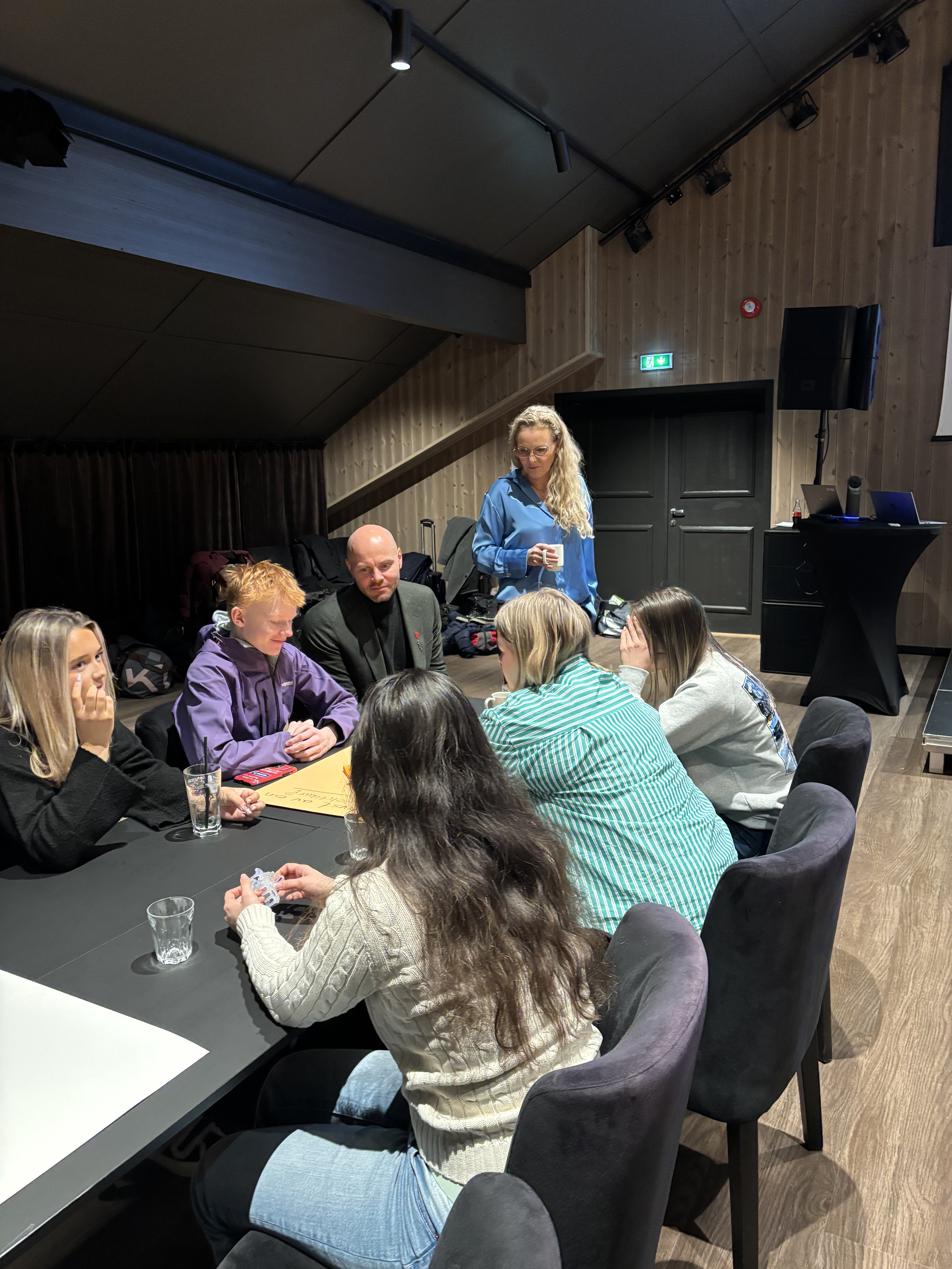 Rundt bordet Valle.jpg