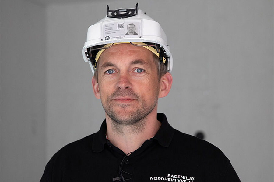 Daglig leder, Raymond Hofstad, begynte selv om lærling i bedriften i 2003. Foto: Armaturjonsson AS ved Ellen Fossli. 