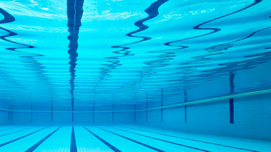 Svømmehall under vann