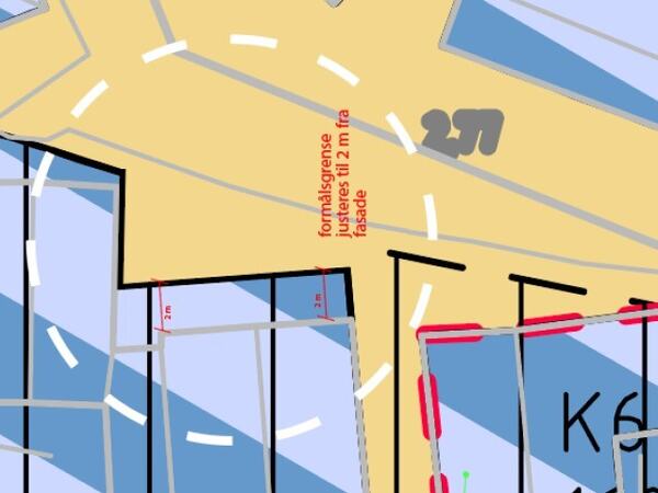 Bildet viser hvordan kombinert formål forretning/kontor trekkes inn og gir større areal til gågate/torg/plass