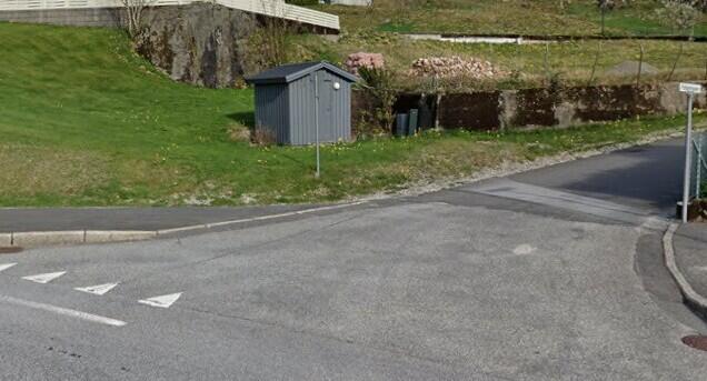 Bilde av pumpestasjonen som skal erstattes. Bilder er hentet fra google maps.