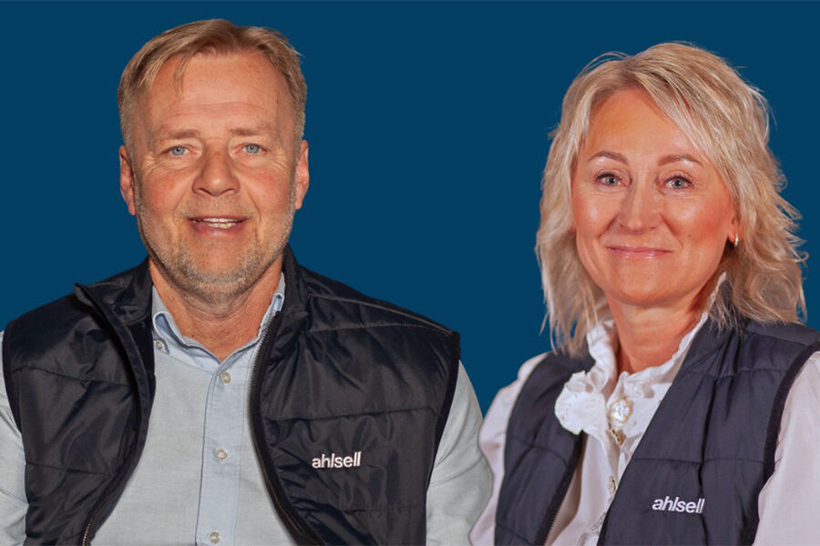 På bildet: Per Arne Heggen, divisjonssjef, Ahlsell Norge, og Therese Bjelde, divisjonsdirektør, Ahlsell Norge.