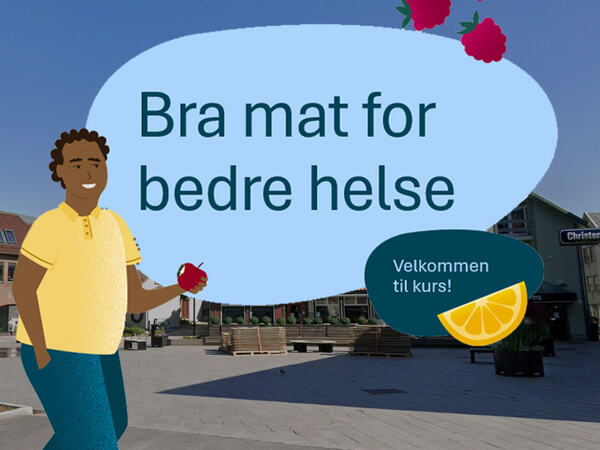 En person på torget som spiser et eple