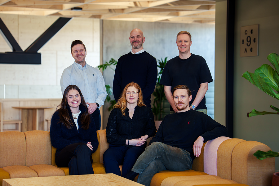 Nye fjes inn: OBOS Prosjekt-sjef Helge Skaftnes (bak, fv) er selv blant 18 nye ansatte i OBOS Prosjekt. Her sammen med Anders Gjertsen, Sebastian Dahl-Pedersen, Johanne Stokke, Mathilde Olsen og Andreas Mathisen Vhile.