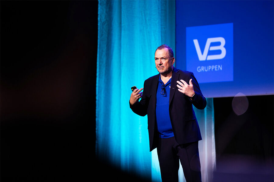 – Vi har brukt tre–fire år på å etablere konsernet. Det har handlet om å bygge struktur, integrere selskaper og få på plass det vi kaller konsernriggen, sier konsernsjef i VB Gruppen, Anders Almestad. Foto: Anne Lise Norheim / VB Gruppen