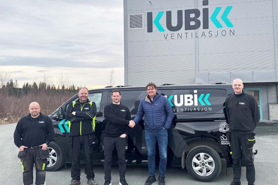 På bildet ser vi fra venstre, Ståle Sellæg, Kubikk Ventilasjon, Roger Aune, Kubikk Ventilasjon, Stig Arild Ekseth, Kubikk Ventilasjon, Anders Ettre, Currentum, Ola Hallset, Kubikk Ventilasjon Emma Andreasson Emma Andreasson