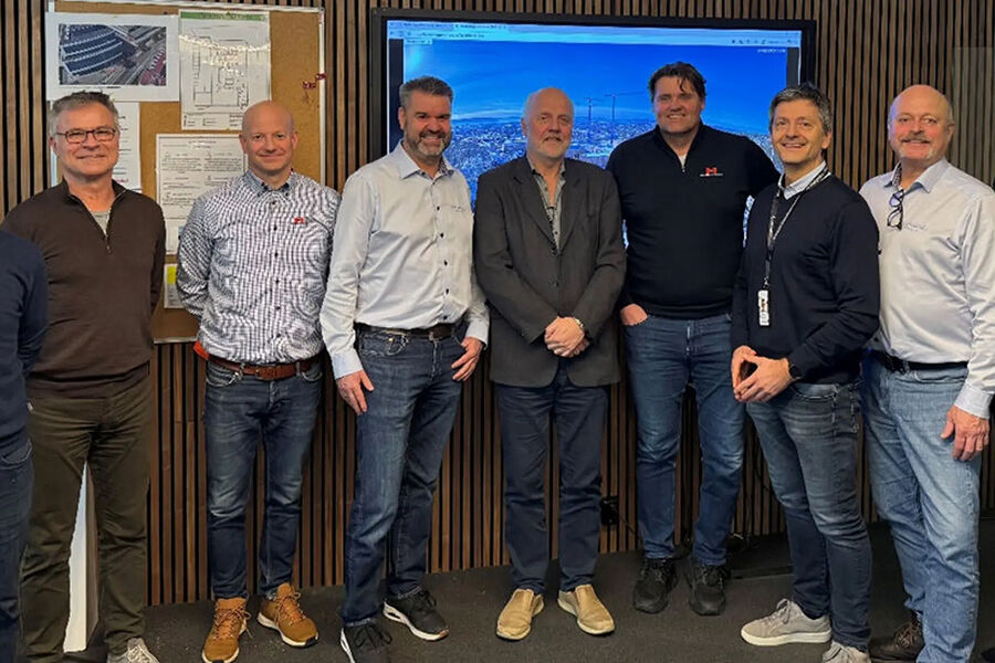 På bildet ser vi fra venstre, Terje Hegstad (fra venstre), Thomas Ellefsen, Per Tore Olsen, Thomas Haaland, Dag Bøhler, Anders Ettre, Per Bjørnar Børresen, Eivind Henriksen, Geir Thoresen. Foto: Randem & Hübert