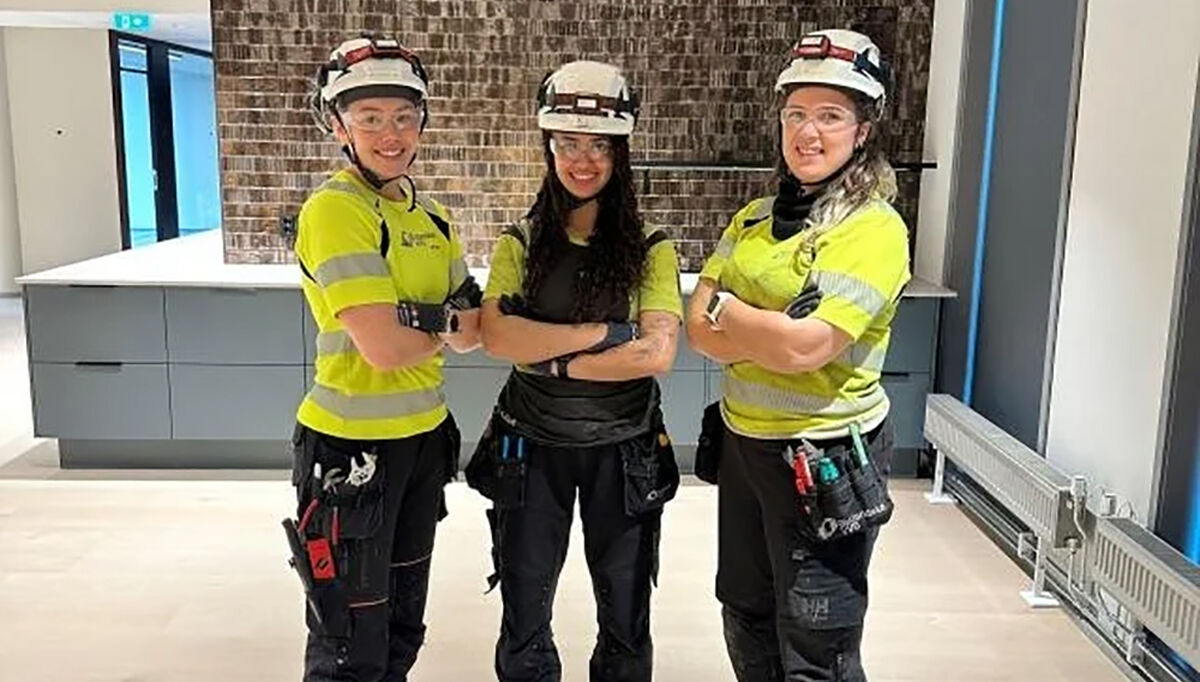 Her ser vi lærlingene Nicolina Penttilä, Nicole Vasquez Mikalsen, Andrine Bjørnsrud. Foto: Østlandske VVS.