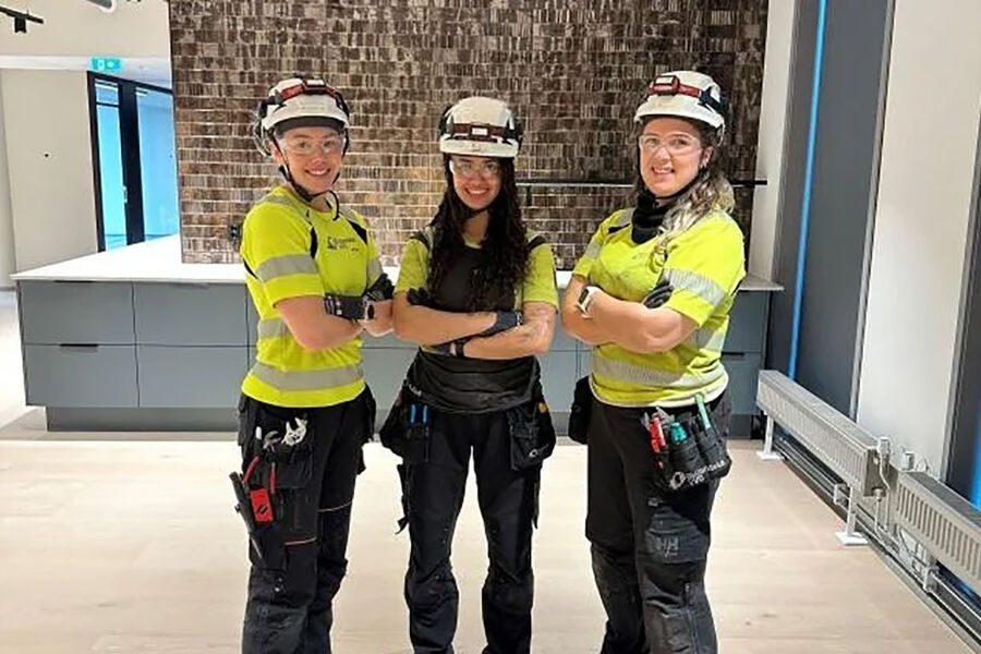 Her ser vi lærlingene Nicolina Penttilä, Nicole Vasquez Mikalsen, Andrine Bjørnsrud. Foto: Østlandske VVS.