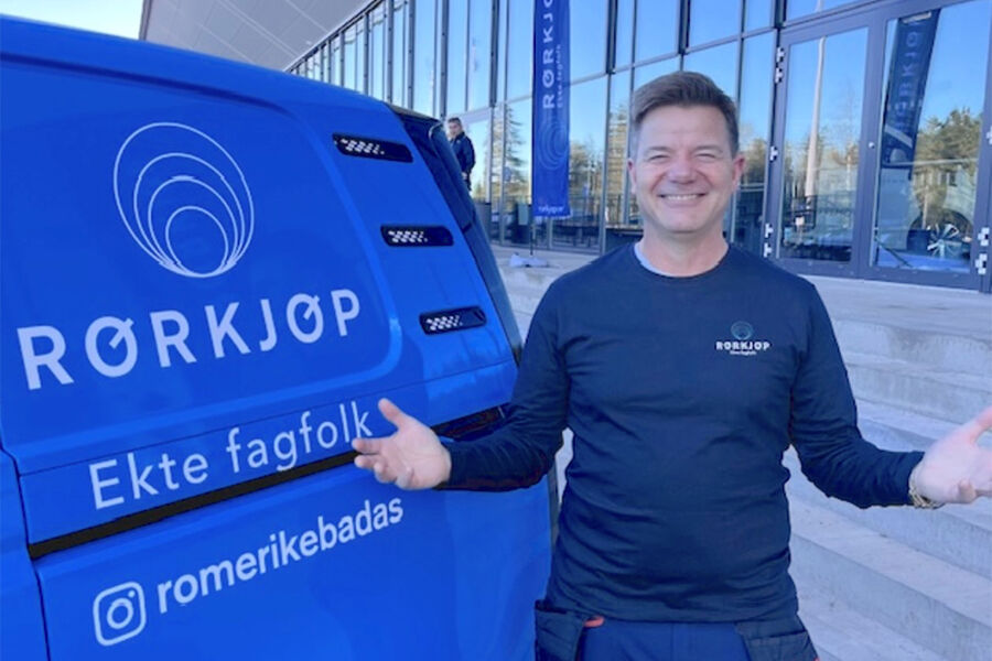 – Vår styrke ligger hos de lokale, ekte fagfolkene som har et solid fotfeste i sine lokalsamfunn og betjener et stabilt ROT-marked. Vår superhelt er den lokale rørleggeren og alt handler nå om å forsterke denne posisjonen, sier adm. direktør i Rørkjøp, Knut Strand Jacobsen.