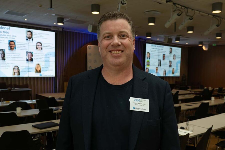 Markedet for å konvertere bygg på over 500 kvadratmeter til vannbåren varme kan komme helt opp i 140 milliarder kroner, fortalte Thorn Fredrik Hemsen på enøk-konferansen.