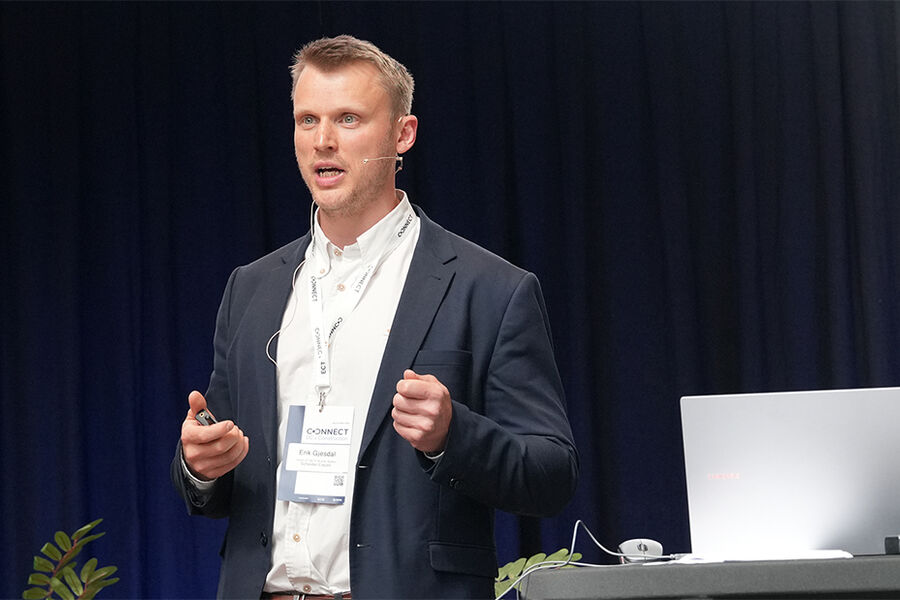 – Bygg mindre og modulært for maks fleksibilitet – og følg referansedesign, sier Erik Gjesdal direktør for datasentre i Norden og Baltikum i Schneider Electric. Foto: Stefania Nilsen, Schneider Electric.