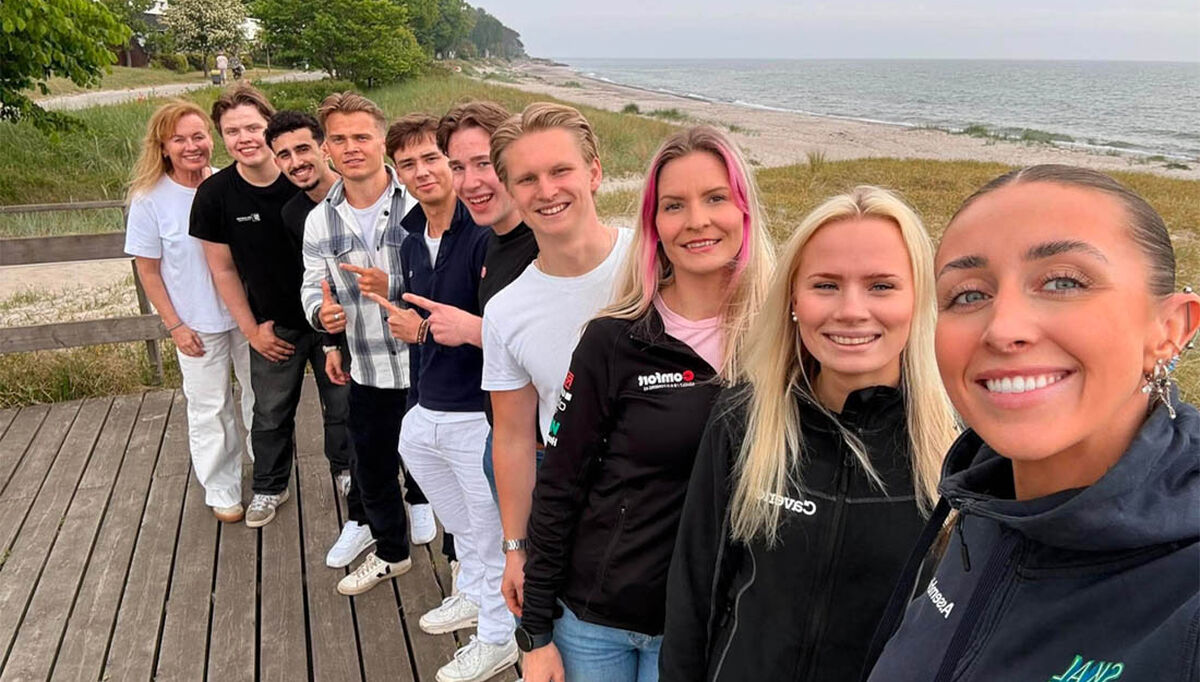 Fra venstre: Fagsjef Eli Heyerdahl Eide (RørNorge), sammen med Rørambassadørene Eirik Uggedal (Osv. Sivertsen, Rogaland), Adam El Haddaoui (Norsk Rørservice, Oslo), Jonas Flom (Hurum Rør, Buskerud), Jan Erik Pedersen (Comfort Harstad), Magnus Abelsen Bøhle (K. Lund, Trondheim), Flemming Müller-Andersen (Comfort Storo, Oslo), Christina Lie (Comfort Råholt), Ane Estenstad (Caverion Trondheim), Anette Rogstad Olsen (Assemblin Ski). Foto: Anette Rogstad Olsen