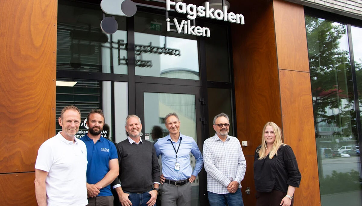 Fra venstre: Per Anton Hansen, Utdanningsleder bygg, avd. Buskerud - Martin Skjelin, opplæringsleder i RørNorges Opplæringskontor Østfold, Matz Andre’ Eyde Antonsen, Utdanningsleder, avd Østfold - Tommy K. Moen, Næringslivsansvarlig, Industrifagskolen - Fagskolen Viken - Jan Lervik, Faglærer KEM ved Fagskolen Viken, Østfold og Iselin Abell Nilsen, fagsjef i RørNorge. Foto: RørNorge Fra venstre: Per Anton Hansen, Utdanningsleder bygg, avd. Buskerud - Martin Skjelin, opplæringsleder i RørNorges Opplæringskontor Østfold, Matz Andre’ Eyde Antonsen, Utdanningsleder, avd Østfold - Tommy K. Moen, Næringslivsansvarlig, Industrifagskolen - Fagskolen Viken - Jan Lervik, Faglærer KEM ved Fagskolen Viken, Østfold og Iselin Abell Nilsen, fagsjef i RørNorge. Foto: RørNorge