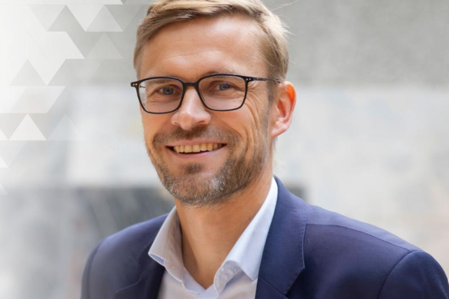 Henning Dalsegg, partner revisjon og bransjeleder for bygg og anlegg i BDO, spår at bransjen vil endre seg helt de neste fem årene, med færre mellomstore aktører.