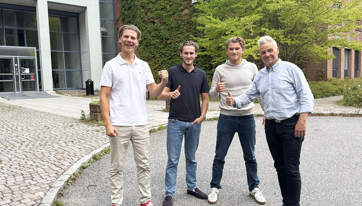 Vitas Group og Veiser markerer samarbeidet: Mikkel Sundin, Christopher Fafalios og Siver Øien i Veiser sammen med markedssjef Jarle Ørnebo i Vitas Group. Vitas Group og Veiser markerer samarbeidet: Mikkel Sundin, Christopher Fafalios og Siver Øien i Veiser sammen med markedssjef Jarle Ørnebo i Vitas Group.