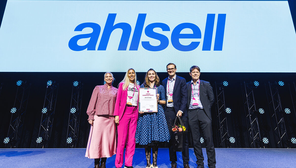 På bildet fra venstre ser vi, Martina Pohjanen (styreleder Virke), Janne Marie Frogner (direktør HR, Ahlsell Norge), Elisa Gasperini, direktør bærekraft og samfunnsansvar, Ahlsell Norge) og Stefan Einarsson (direktør logistikk, Ahlsell Norge) og Bernt G. Apeland (administrerende direktør i Virke). Eva Sundby Skuland virke - 3